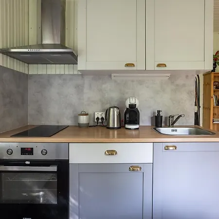 Vallaku アパート